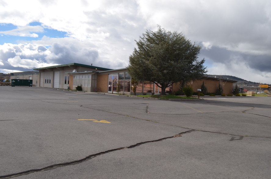 1120 S Spring St, Klamath Falls, OR for rent - Building Photo - Image 3 of 27