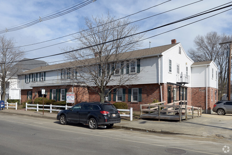 464 Granite Ave, Milton, MA for rent - Primary Photo - Image 1 of 6