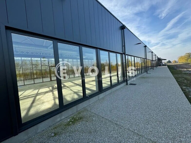 Office in Longueau to rent - Building Photo - Image 3 of 3