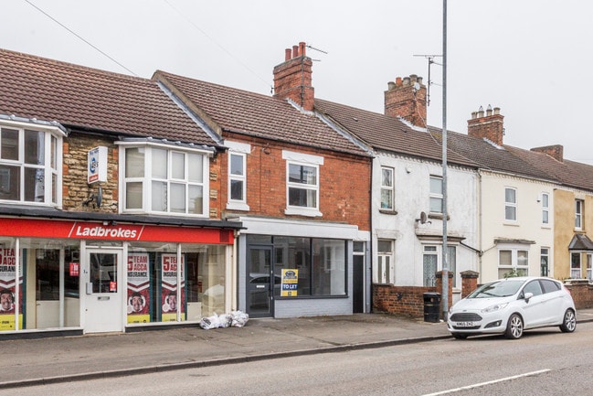 More details for 170 Wellingborough Rd, Rushden - Retail to Rent
