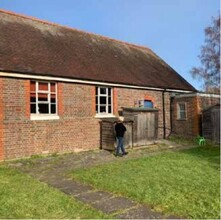 Allingham Rd, Reigate for rent Building Photo- Image 2 of 4