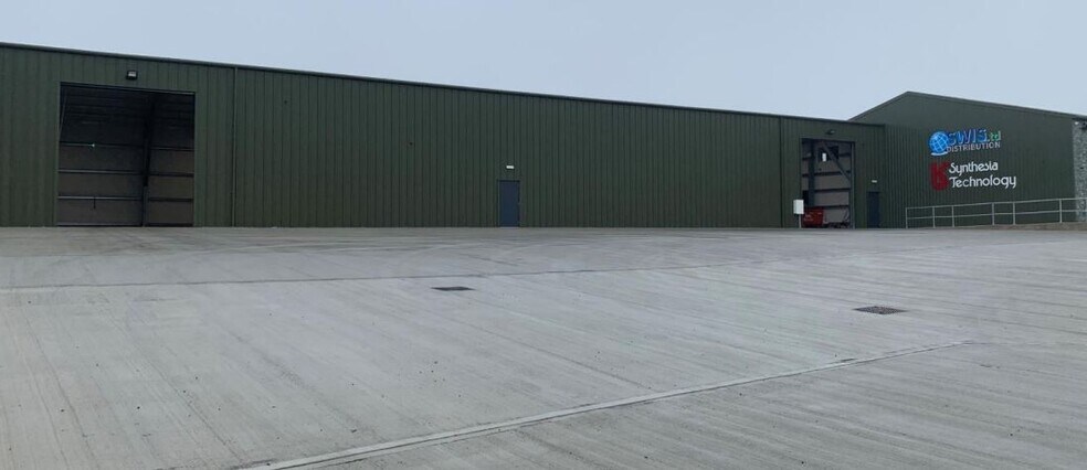 5 Aerohub, Newquay for sale - Primary Photo - Image 1 of 1