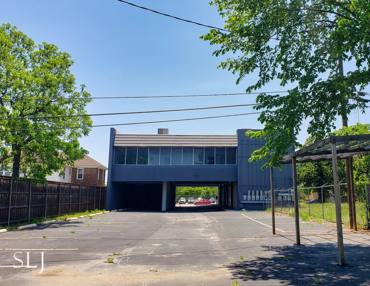 705 E Abram St, Arlington, TX for sale - Building Photo - Image 3 of 10