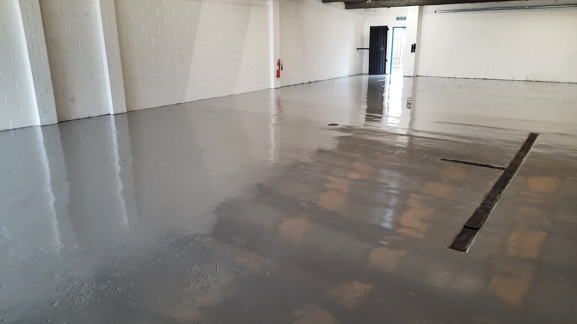 Spring Road Industrial Estate Lanesfield Drive, Wolverhampton to rent Interior Photo- Image 1 of 9