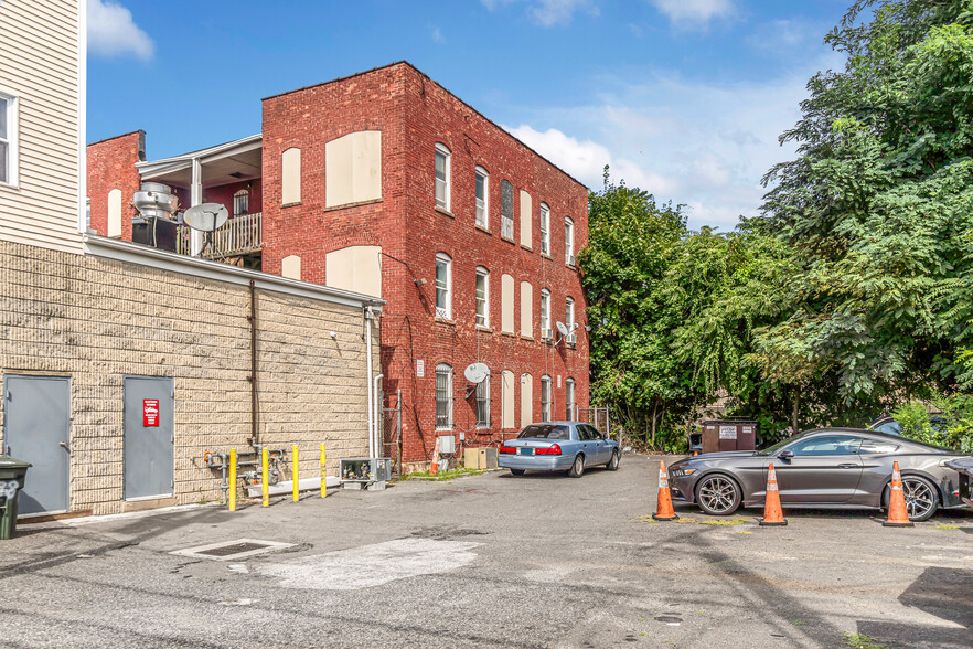 1804-1812 Barnum Ave, Bridgeport, CT for sale - Building Photo - Image 2 of 2