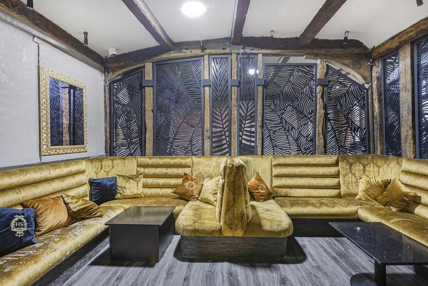 93 High St, Brentwood for sale - Building Photo - Image 2 of 104