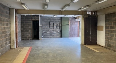 24 Market Pl, Bloxwich to rent Interior Photo- Image 2 of 2