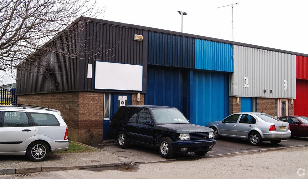 Barnfield Rd, Swindon for rent - Building Photo - Image 2 of 2