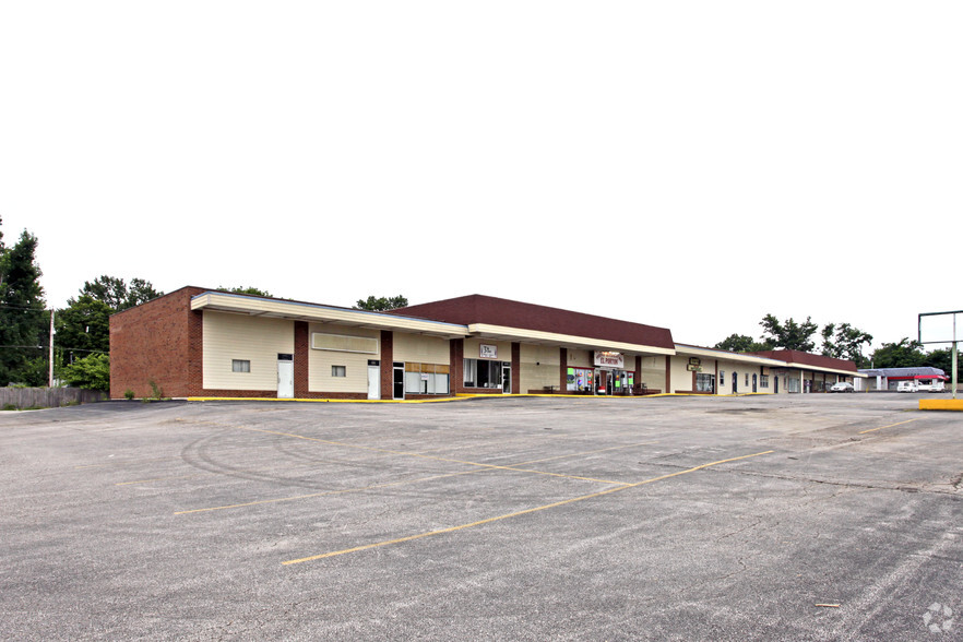 4412-4456 Woodson Rd, Saint Louis, MO for rent - Building Photo - Image 1 of 3