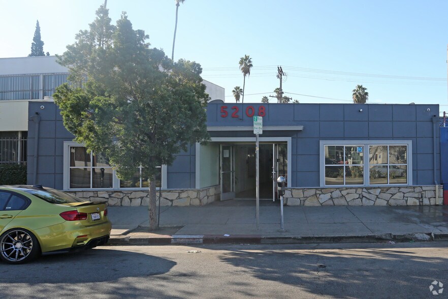 5208 W Pico Blvd, Los Angeles, CA for rent - Primary Photo - Image 1 of 3