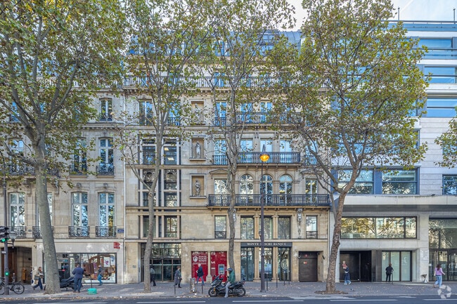 Location Bureaux 142 m²
