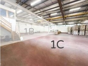 1B Scout Rd, Hebden Bridge to rent Interior Photo- Image 1 of 1