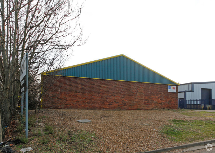 Wellingborough Rd, Rushden for rent - Building Photo - Image 3 of 3