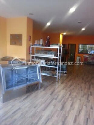 Retail in Cáceres, Cáceres for sale - Building Photo - Image 2 of 13