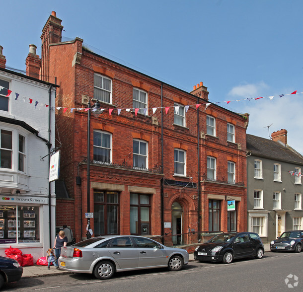 67 High St, Milton Keynes for rent - Primary Photo - Image 1 of 5