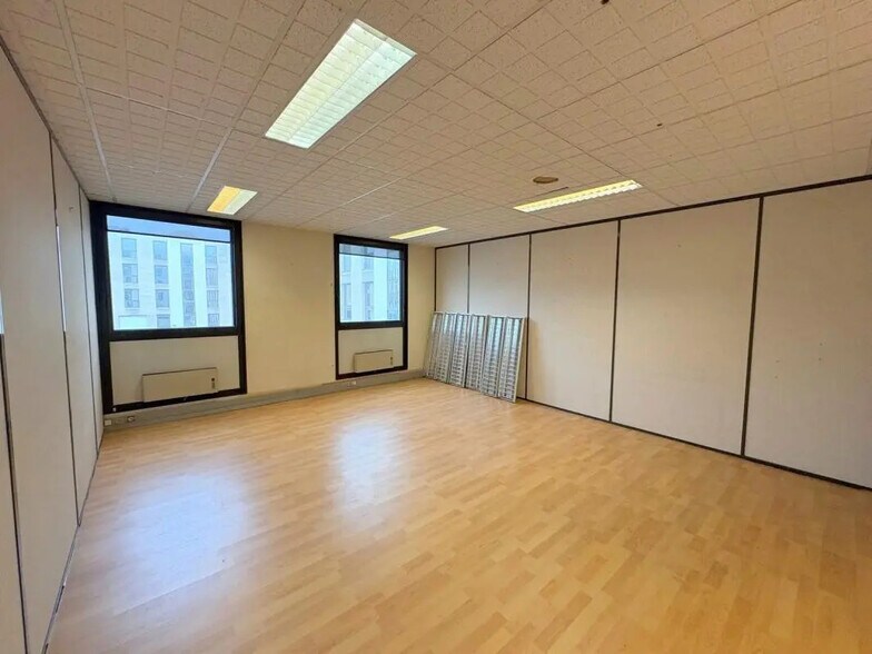 Office in Chatou to rent - Building Photo - Image 3 of 8