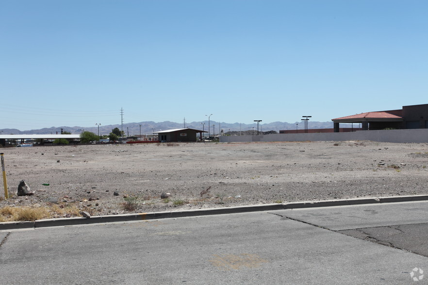 N Gibson Rd, Henderson, NV for sale - Primary Photo - Image 1 of 1