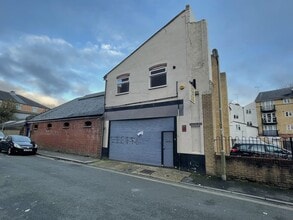 Sebastopol Rd, Aldershot to rent Interior Photo- Image 1 of 4