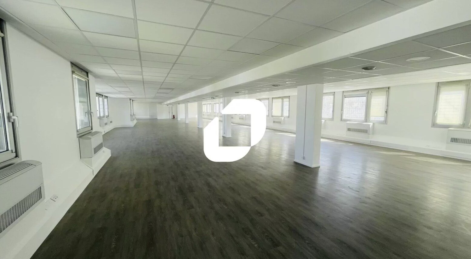 Office in Évry-Courcouronnes to rent Interior Photo- Image 1 of 6