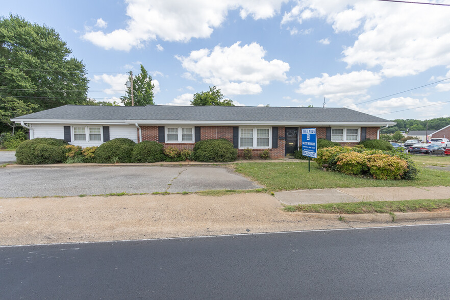 1004 Whitehall Rd, Anderson, SC for sale - Building Photo - Image 1 of 42