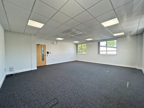 Dean Row Rd, Wilmslow to rent Interior Photo- Image 1 of 4