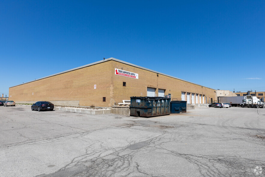 170 Brockport Dr, Toronto, ON for rent - Building Photo - Image 2 of 6