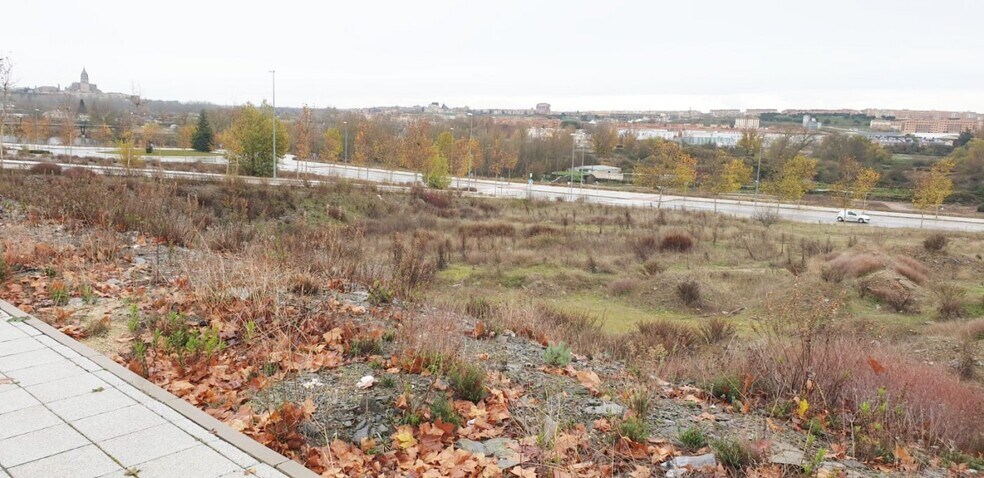 Land in Salamanca, Salamanca to rent - Building Photo - Image 2 of 11