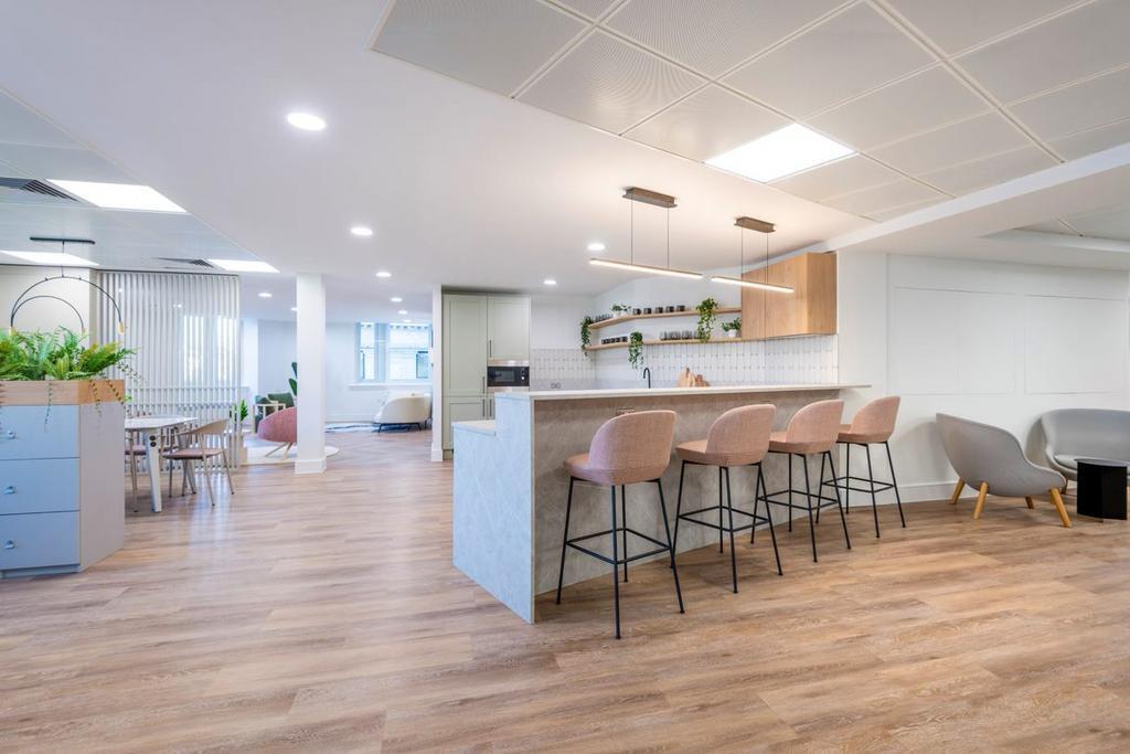 4 St Pauls Chur, London to rent Interior Photo- Image 1 of 11