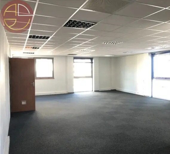 Location Bureaux 229 m² - Photo 1