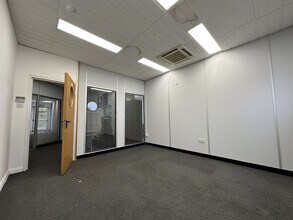 Stafford Park 1, Telford for rent Interior Photo- Image 2 of 3