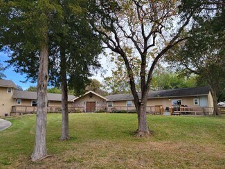 More details for 561 Lakeway Dr, Montgomery, TX - Specialist for Sale