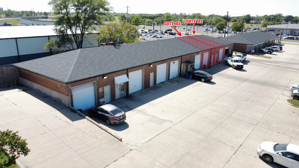 2624-2628 S Oliver St, Wichita, KS for rent - Building Photo - Image 2 of 5