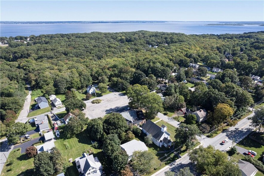 366 Warwick Neck Ave, Warwick, RI for sale - Aerial - Image 1 of 1