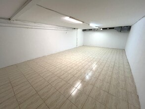 Retail in Barcelona, Barcelona to rent Interior Photo- Image 2 of 8