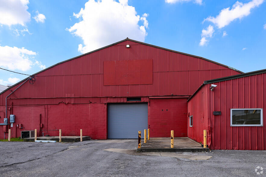 3001 Tchoupitoulas St, New Orleans, LA for rent - Primary Photo - Image 1 of 3