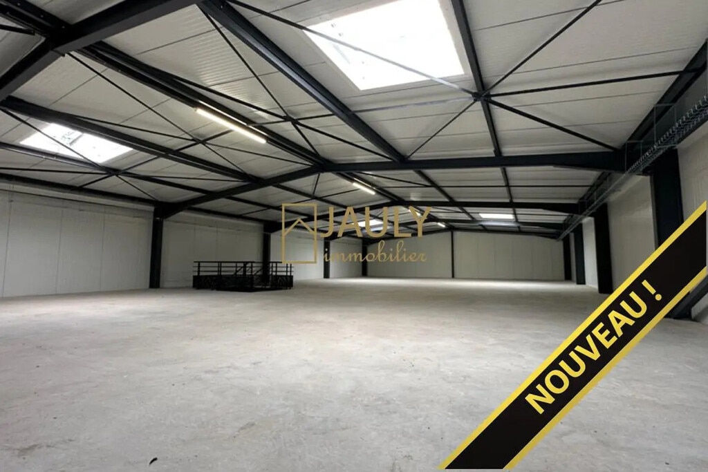 Location Commerce 900 m² - Photo 1