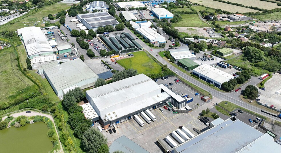 22 Bolton Close, Highbridge to rent - Building Photo - Image 2 of 13