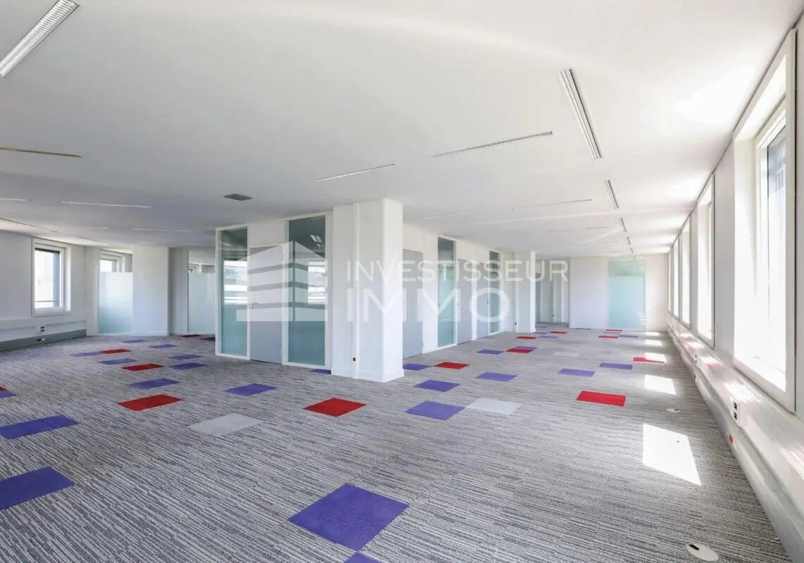 Office in Puteaux for sale Interior Photo- Image 1 of 4