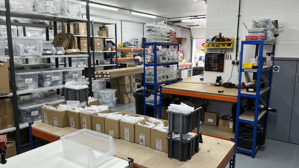 Lower Cape, Warwick to rent - Building Photo - Image 3 of 14