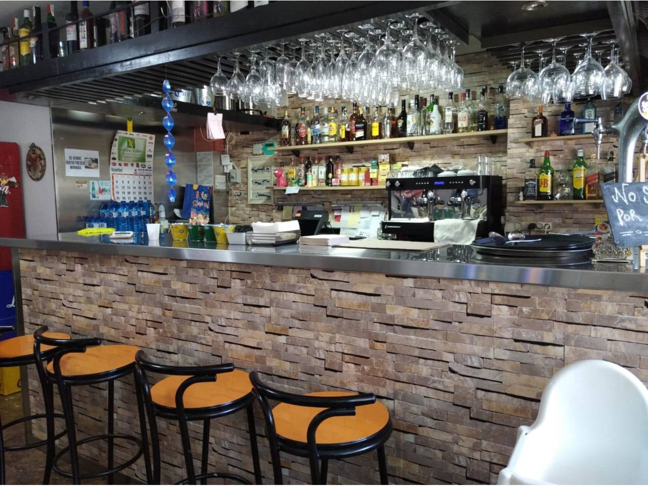 Retail in Barcelona, Barcelona to rent Interior Photo- Image 1 of 3