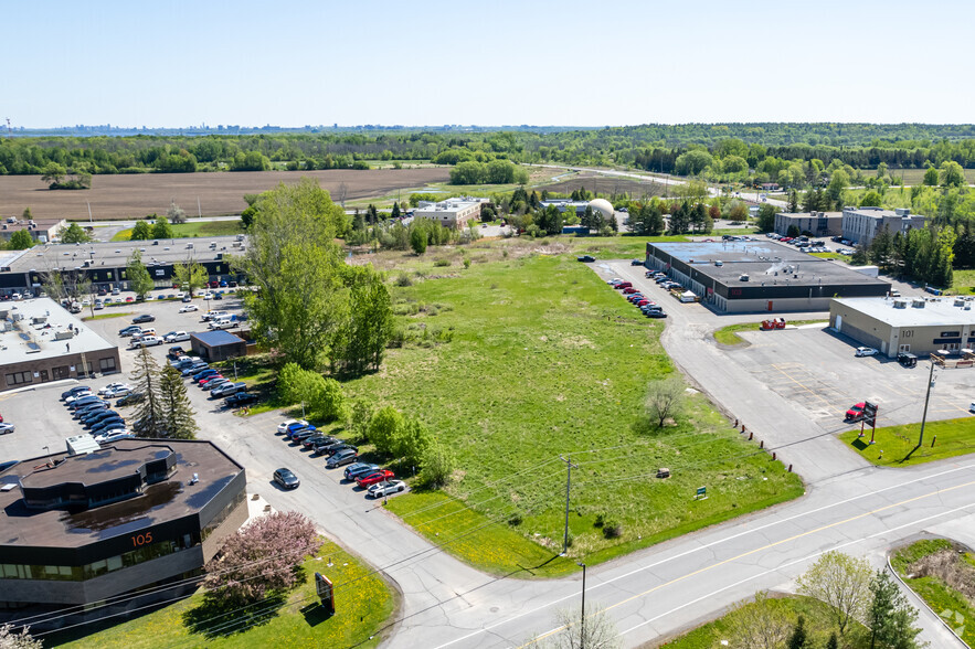 103 Schneider Rd, Kanata, ON for rent - Building Photo - Image 3 of 4