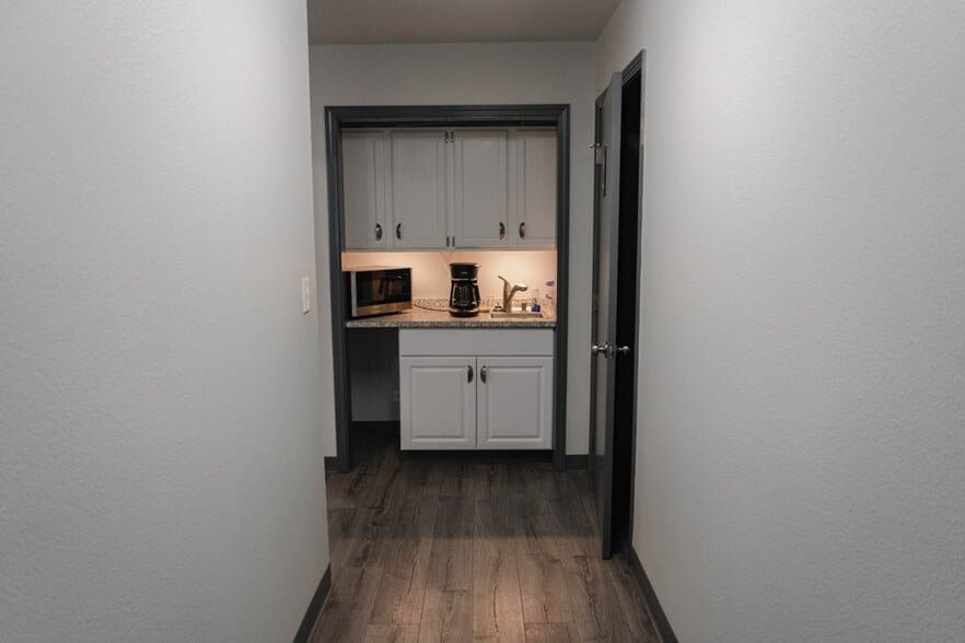 8645-8651 Westpark St, Boise, ID to rent - Interior Photo - Image 3 of 20