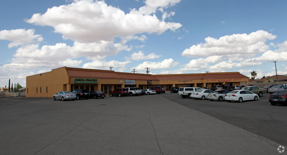 11335-11365 Montwood Dr, El Paso, TX for rent - Primary Photo - Image 1 of 4