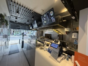 16 Park Rd, London to rent Interior Photo- Image 1 of 3