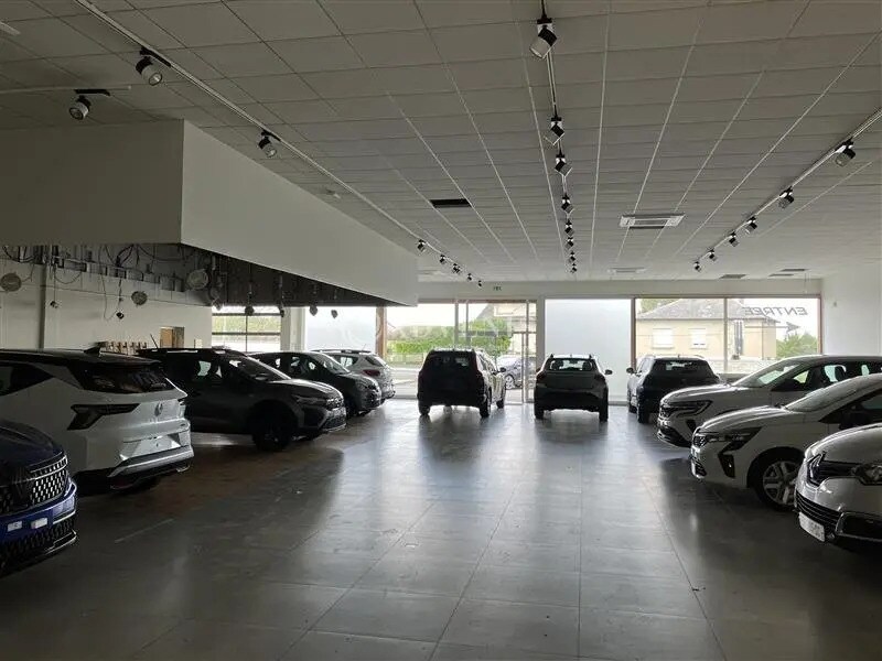 Vente Commerce 1 870 m² - Photo 1