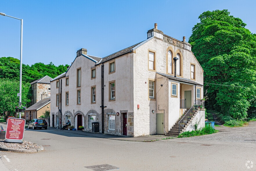16 Rocks Rd, Dunfermline to rent - Primary Photo - Image 1 of 2