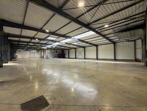 Light Industrial in Tremblay-en-France to rent Interior Photo- Image 2 of 7