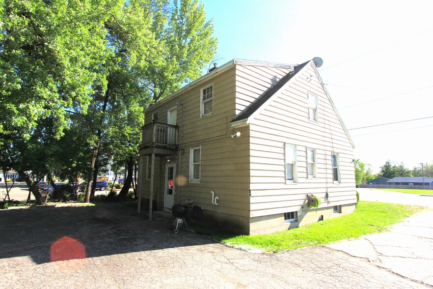 1757 Main St, Green Bay, WI for sale - Building Photo - Image 3 of 14