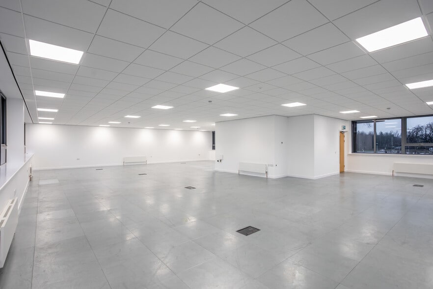 Earls Ct, Grangemouth to rent - Building Photo - Image 3 of 11