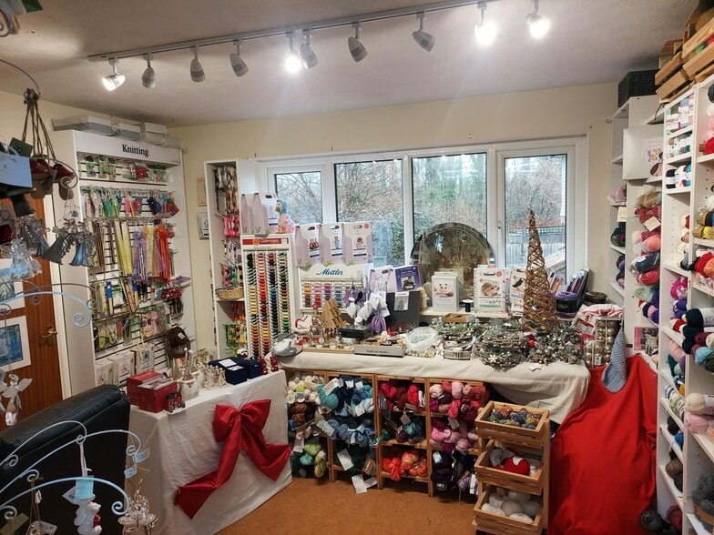 20-21 Hartfield Rd, Forest Row for sale - Building Photo - Image 3 of 5